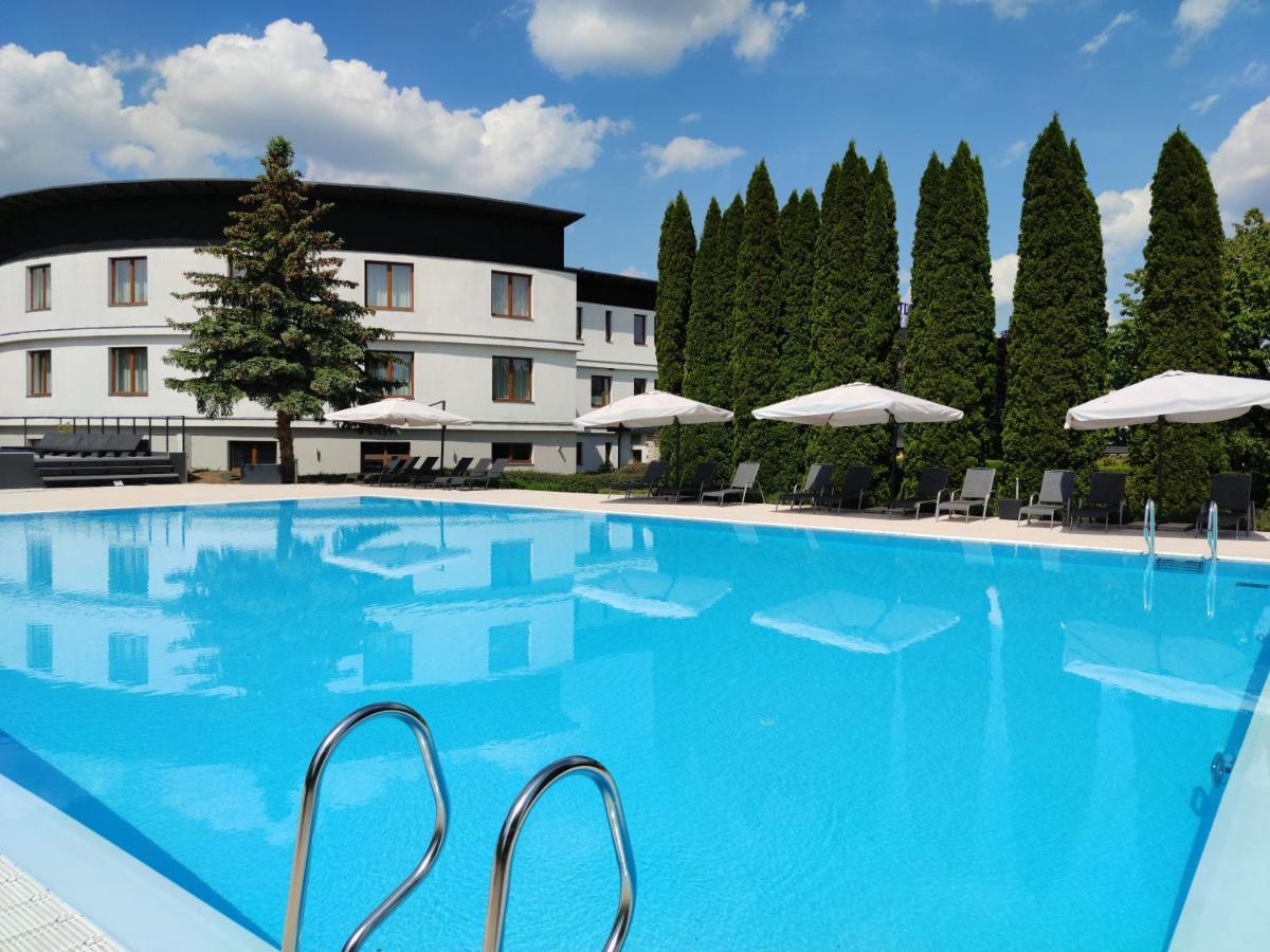 Hotel Atlantis Rozdrojovice Exterior photo