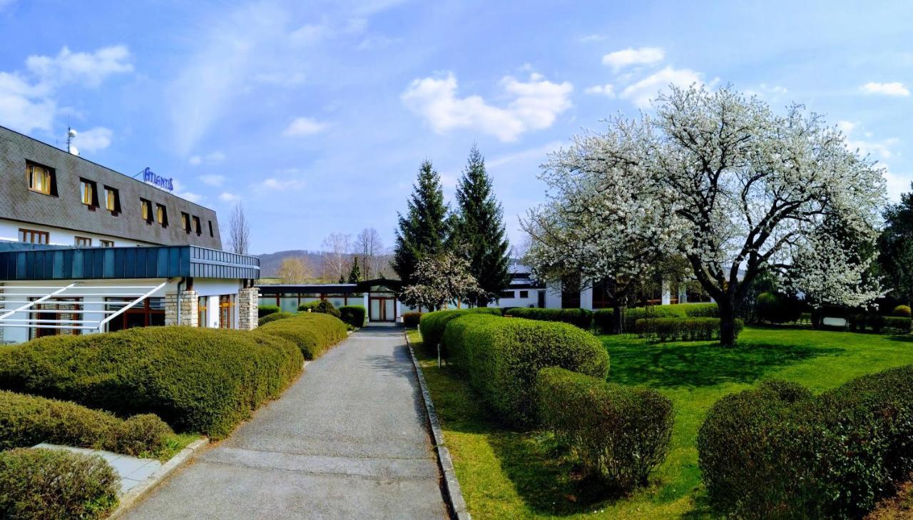 Hotel Atlantis Rozdrojovice Exterior photo