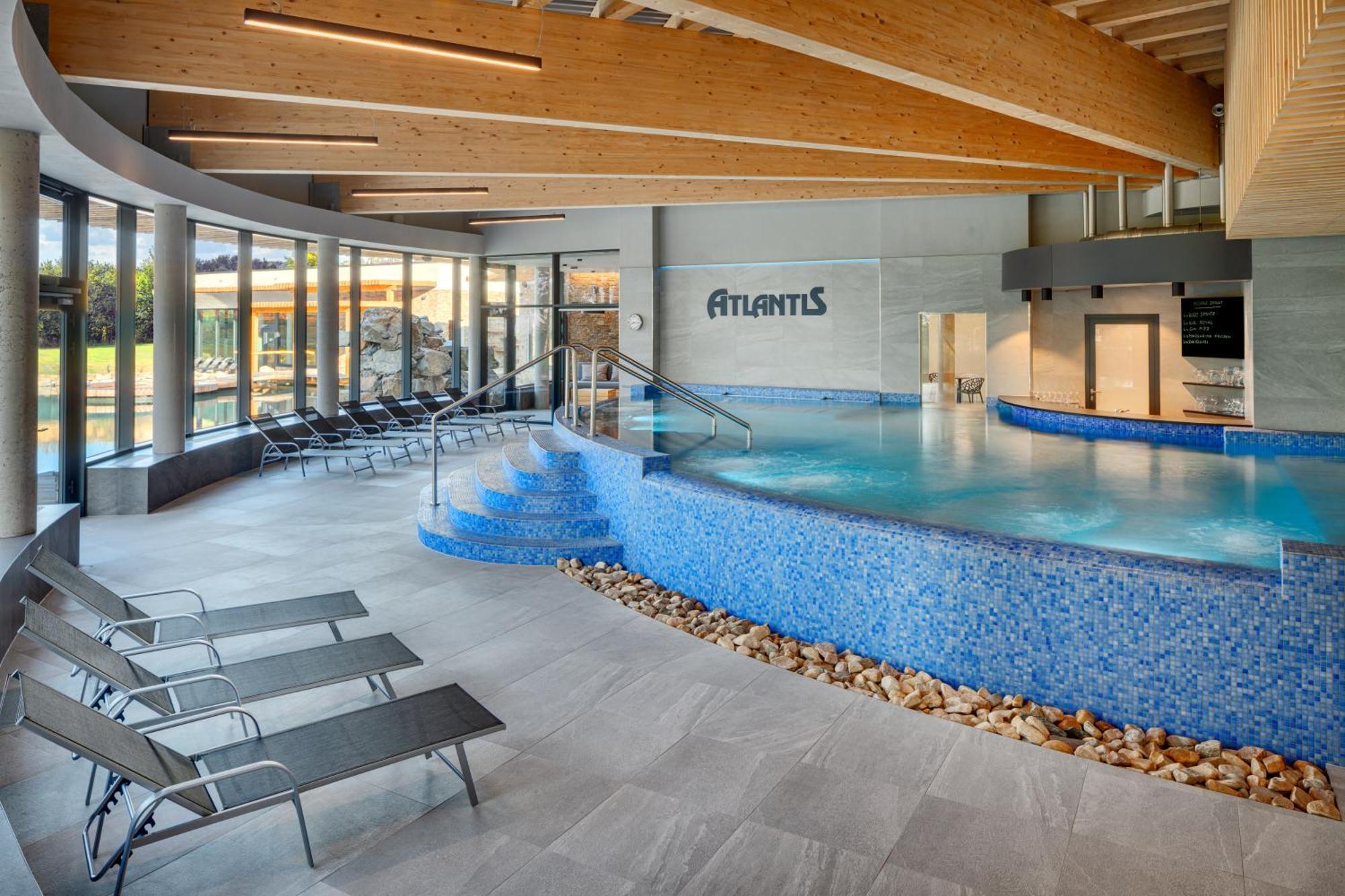 Hotel Atlantis Rozdrojovice Exterior photo