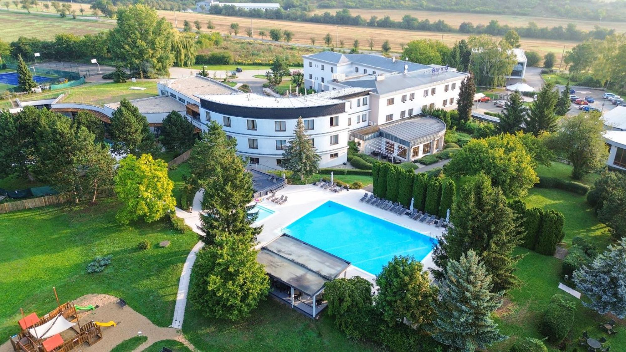 Hotel Atlantis Rozdrojovice Exterior photo