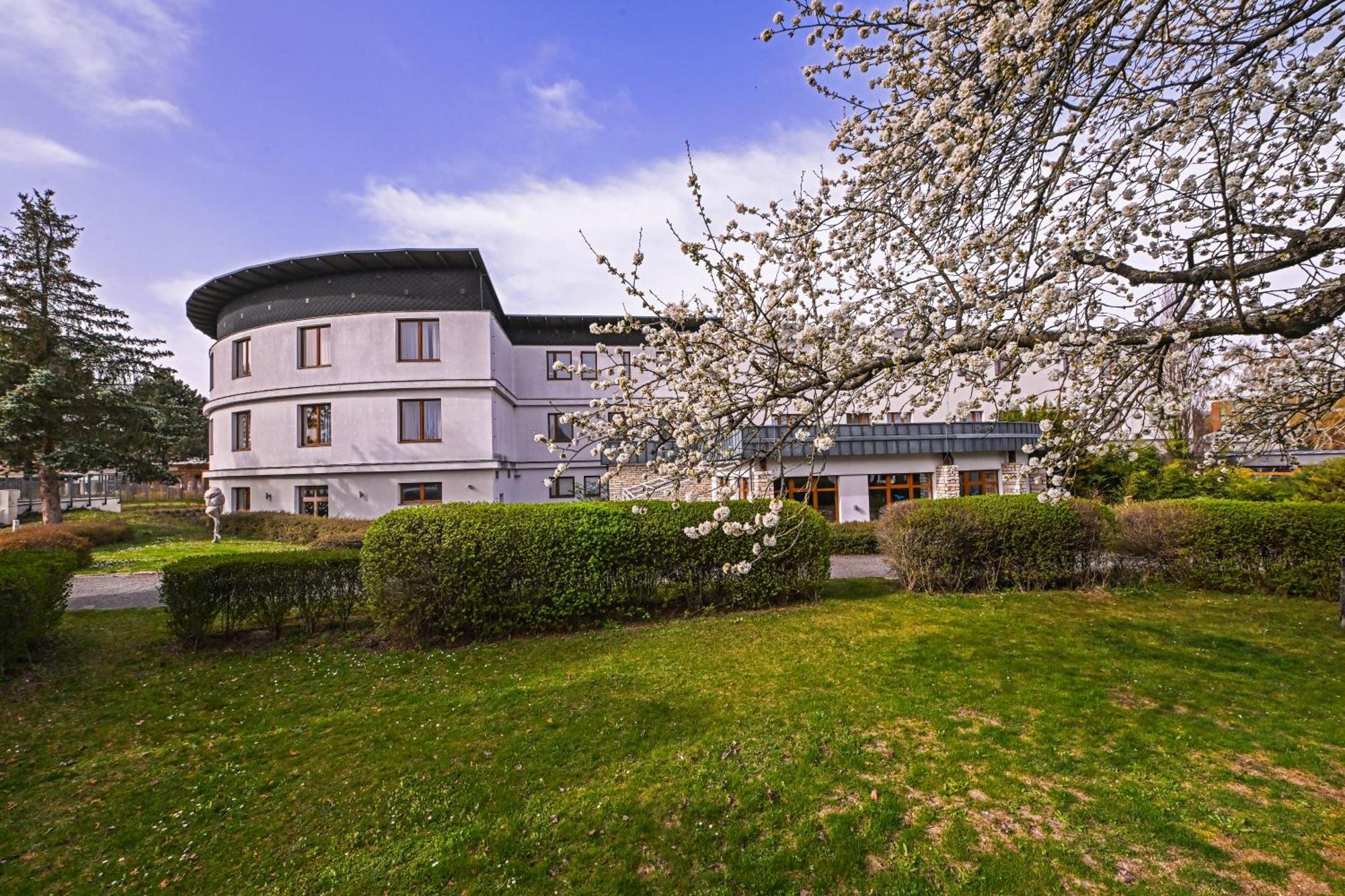 Hotel Atlantis Rozdrojovice Exterior photo