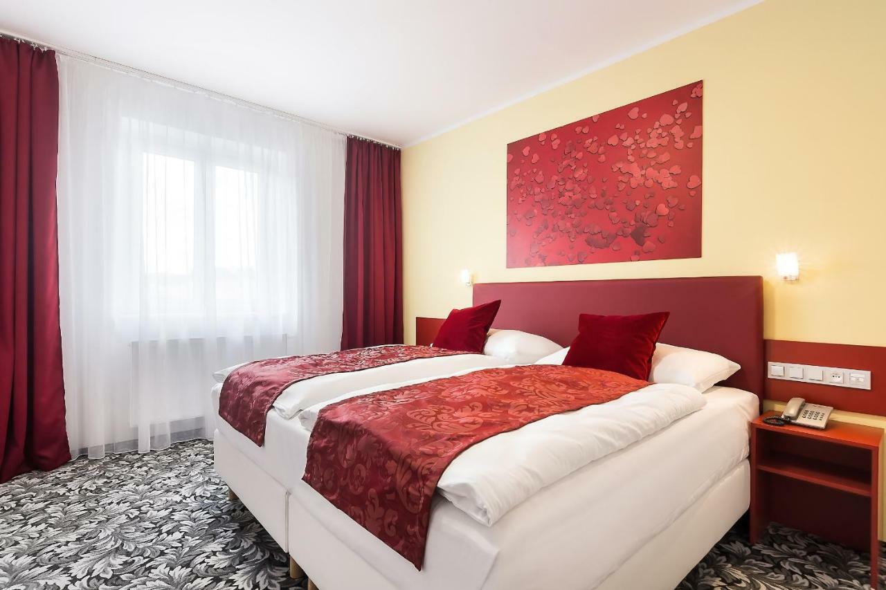 Hotel Atlantis Rozdrojovice Exterior photo